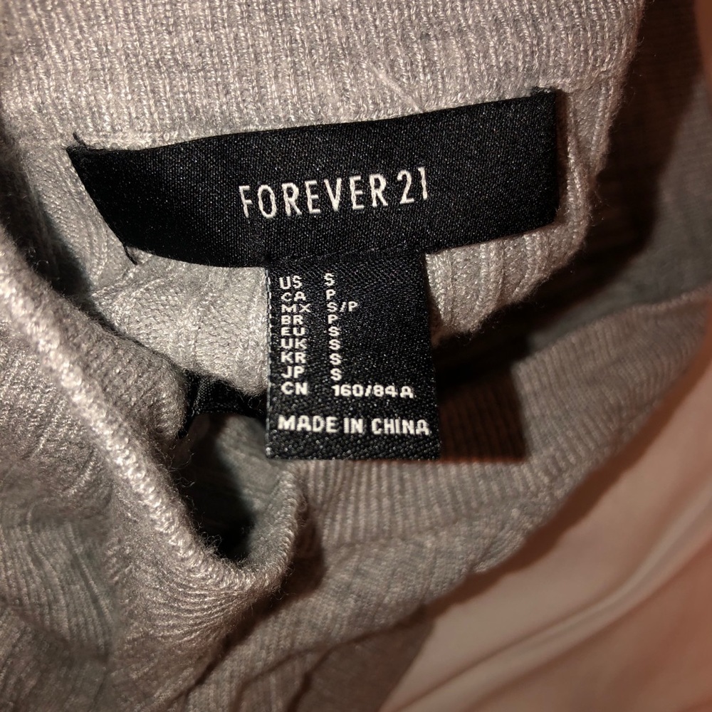 Crop top - Picture 3 of 3